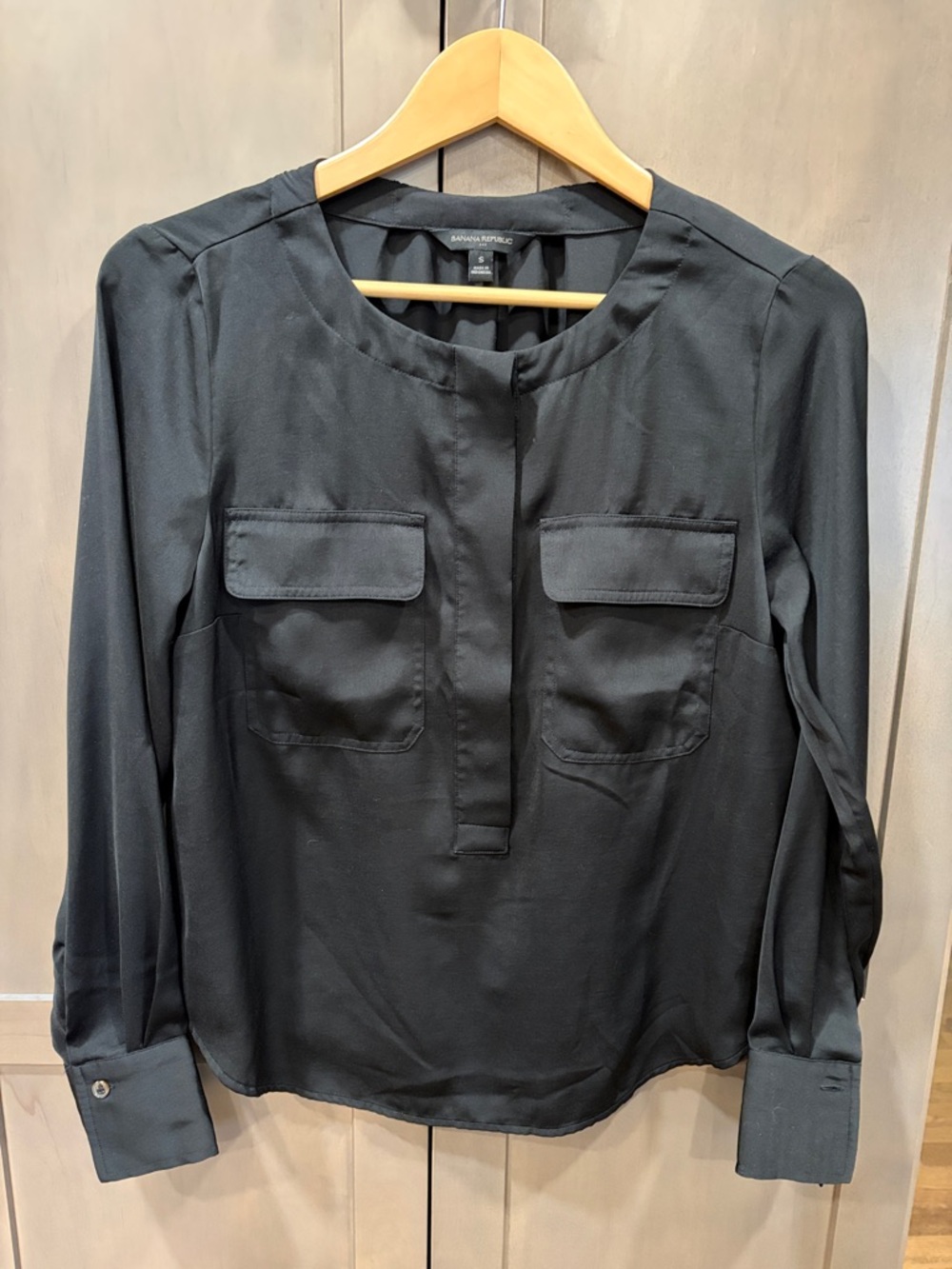 Banana Republic Black Long-Sleeve Pocket Blouse